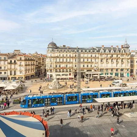 Le Nid D'aigle De La Comedie
